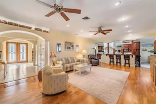 921 Point Seaside Dr, Crystal Beach, FL 34681 - Photo 3