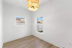 2525 13th Ave N, Saint Petersburg, FL 33713 - Photo 9