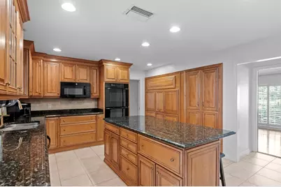 4410 W Clear Avenue, Tampa, FL 33629 - Photo 17