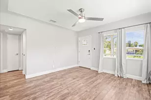 2200 Capri Dr, Clearwater, FL 33763 - Photo 7