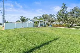 2200 Capri Dr, Clearwater, FL 33763 - Photo 3