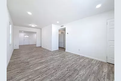 4716 Town N Country Boulevard, Tampa, FL 33615 - Photo 7