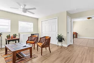 7063 S Shore Dr S, Saint Petersburg, FL 33707 - Photo 11