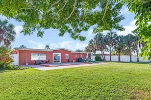 7063 S Shore Dr S, Saint Petersburg, FL 33707 - Photo 37
