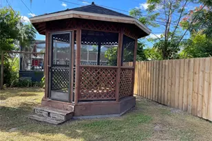 19114 Alice Cir, Lutz, FL 33558 - Photo 15