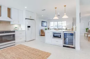 272 79th Ave NE, Saint Petersburg, FL 33702 - Photo 15