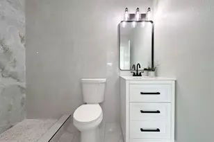 4148 Dolphin Dr, Tampa, FL 33617 - Photo 15