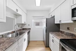 9009 Tudor Dr, Tampa, FL 33615 - Photo 7