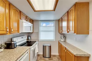 700 Mirror Terrace NW, Winter Haven, FL 33881 - Photo 9