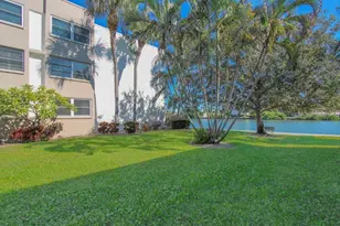7425 Bay Island Dr S, South Pasadena, FL 33707 - Photo 5