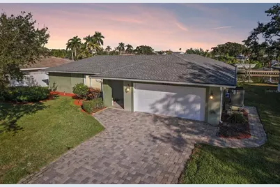 6251 18th Street NE, Saint Petersburg, FL 33702 - Photo 1