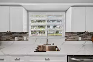 118 27th St W, Bradenton, FL 34205 - Photo 19