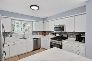 118 27th St W, Bradenton, FL 34205 - Photo 15