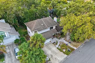 810 Hammockwood Ct, Sarasota, FL 34232 - Photo 29