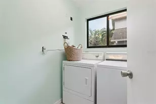 810 Hammockwood Ct, Sarasota, FL 34232 - Photo 33