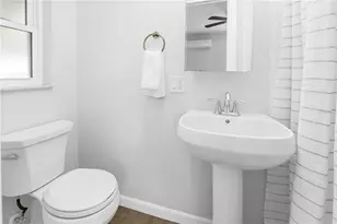 6888 20th St N, Saint Petersburg, FL 33702 - Photo 25