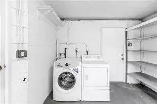 6888 20th St N, Saint Petersburg, FL 33702 - Photo 33