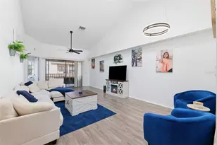 10435 St Tropez Pl, Tampa, FL 33615 - Photo 7