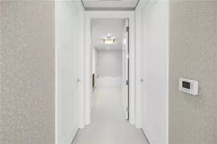 301 1st St S, Saint Petersburg, FL 33701 - Photo 17