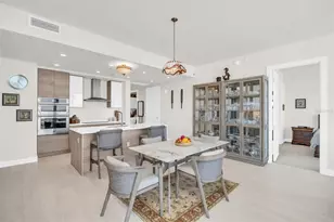 301 1st St S, Saint Petersburg, FL 33701 - Photo 9