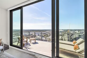 301 1st St S, Saint Petersburg, FL 33701 - Photo 17