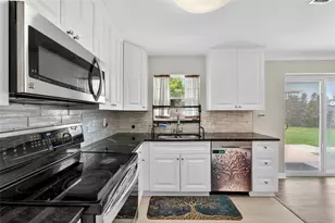 3701 60th St N, Saint Petersburg, FL 33710 - Photo 7