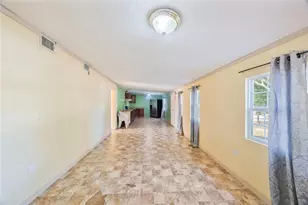 3626 Roderick Ln, Plant City, FL 33567 - Photo 5