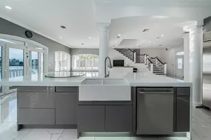 7942 3rd Ave S, Saint Petersburg, FL 33707 - Photo 25