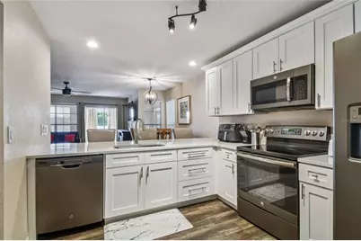 6916 Lake Place Court, Tampa, FL 33634 - Photo 11