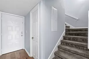 6321 Newtown Cir, Tampa, FL 33615 - Photo 15