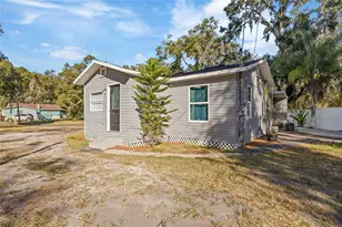 1104 E Alsobrook St, Plant City, FL 33563 - Photo 1