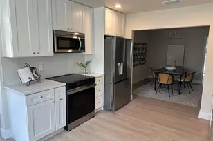 2001 E Powhatan Ave, Tampa, FL 33610 - Photo 9