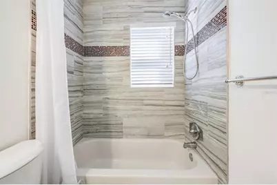 10502 Orange Blossom Lane, Seminole, FL 33772 - Photo 9