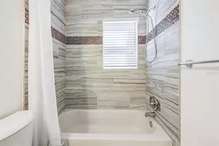 10502 Orange Blossom Ln, Seminole, FL 33772 - Photo 9