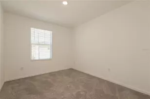 6244 Calle Ochoa St, Zephyrhills, FL 33542 - Photo 11