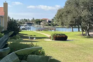 18 Jefferson Ct S, Saint Petersburg, FL 33711 - Photo 3