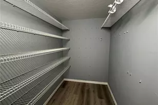 2082 Old Arbor Ct, Sarasota, FL 34232 - Photo 7