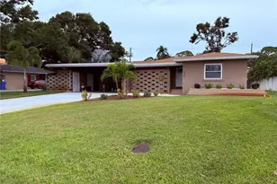 6221 6th Ave N, Saint Petersburg, FL 33710 - Photo 1