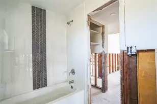 131 80th Ave NE, Saint Petersburg, FL 33702 - Photo 13