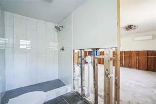 131 80th Ave NE, Saint Petersburg, FL 33702 - Photo 11