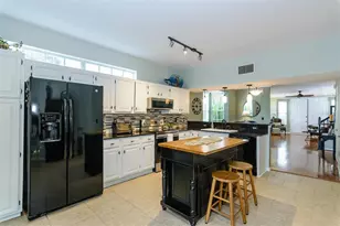 2648 Sabal Springs Dr, Clearwater, FL 33761 - Photo 17