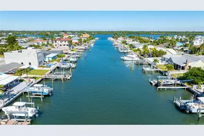 17611 1st Street E, Redington Shores, FL 33708 - Photo 3