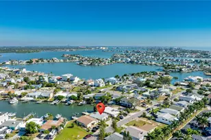 17611 1st St E, Redington Shores, FL 33708 - Photo 19