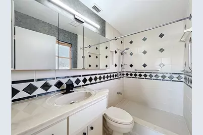 3717 46th Avenue S #11, Saint Petersburg, FL 33711 - Photo 27