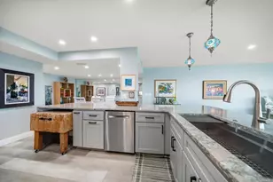 200 Dolphin Point, Clearwater Beach, FL 33767 - Photo 19