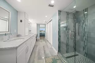 200 Dolphin Point, Clearwater Beach, FL 33767 - Photo 37