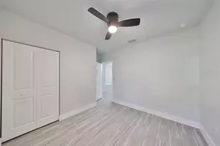 16407 Lake Byrd Dr, Tampa, FL 33618 - Photo 19
