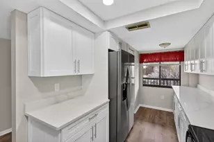 1933 Golf View Dr, Tarpon Springs, FL 34689 - Photo 9