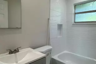 10022 N Lantana Ave, Tampa, FL 33612 - Photo 5