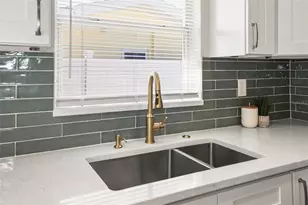 1471 Gladys Cir, Dunedin, FL 34698 - Photo 7